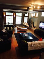 House 5863 - Chicago Bed and Breakfast