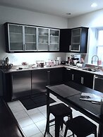 House 5863 - Chicago Bed and Breakfast