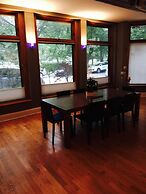 House 5863 - Chicago Bed and Breakfast