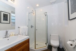 House 5863 - Chicago Bed and Breakfast