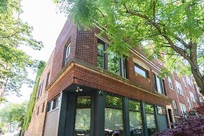 House 5863 - Chicago Bed and Breakfast