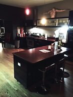 House 5863 - Chicago Bed and Breakfast