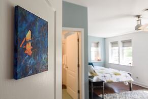 House 5863 - Chicago Bed and Breakfast