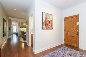 House 5863 - Chicago Bed and Breakfast