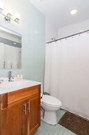 House 5863 - Chicago Bed and Breakfast