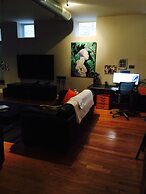 House 5863 - Chicago Bed and Breakfast