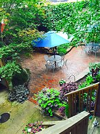 House 5863 - Chicago Bed and Breakfast