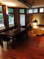 House 5863 - Chicago Bed and Breakfast