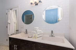 House 5863 - Chicago Bed and Breakfast