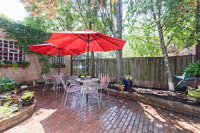 House 5863 - Chicago Bed and Breakfast