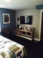 House 5863 - Chicago Bed and Breakfast