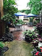 House 5863 - Chicago Bed and Breakfast