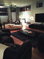 House 5863 - Chicago Bed and Breakfast