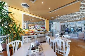 Aphrodite Beach Hotel