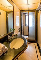 Hotel Regal Enclave