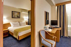 Vega Izmailovo Hotel