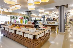 Vega Izmailovo Hotel