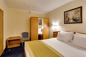 Vega Izmailovo Hotel