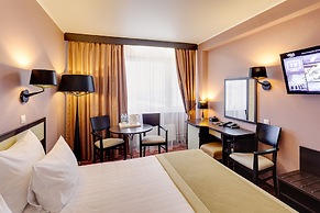 Vega Izmailovo Hotel