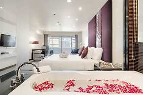 Furama Silom Bangkok Hotel