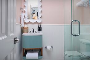 Duval Gardens at Southernmost Beach Resort – Adults Only