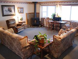 Daniels Lake Lodge B&B