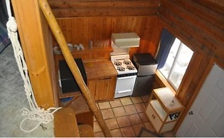 Daniels Lake Lodge B&B