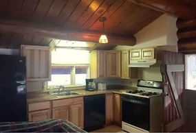 Daniels Lake Lodge B&B