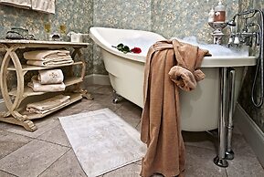 Cameo Heights Mansion