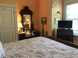Delano Homestead Bed & Breakfast