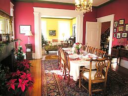 Delano Homestead Bed & Breakfast