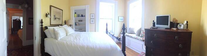 Delano Homestead Bed & Breakfast