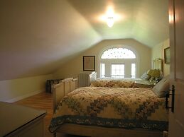 Delano Homestead Bed & Breakfast