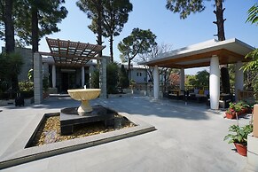 Moksha Himalaya Spa Resort