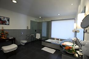 Moksha Himalaya Spa Resort