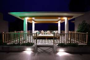 Moksha Himalaya Spa Resort