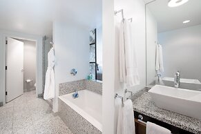 W Boston, a Marriott Hotel