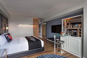 W Boston, a Marriott Hotel
