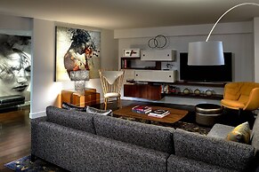 W Boston, a Marriott Hotel