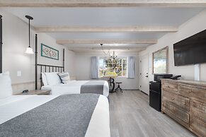 Sky Ranch Lodge