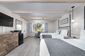 Sky Ranch Lodge