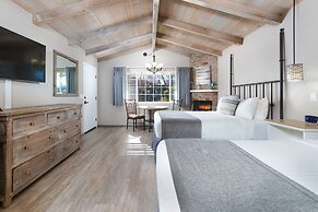 Sky Ranch Lodge