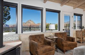 Sky Ranch Lodge