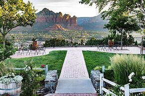 Sky Ranch Lodge