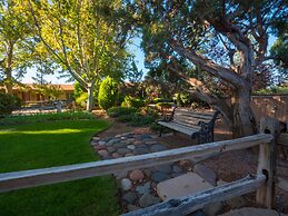 Sky Ranch Lodge