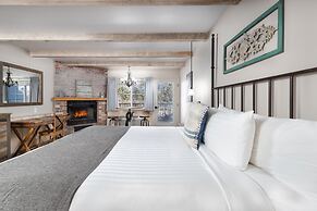 Sky Ranch Lodge