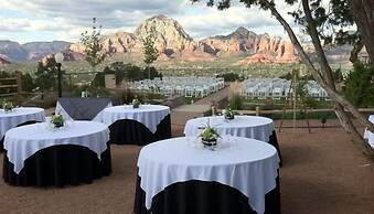 Sky Ranch Lodge