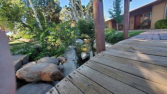 Sky Ranch Lodge