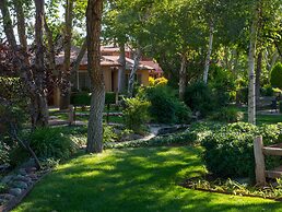 Sky Ranch Lodge