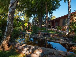 Sky Ranch Lodge